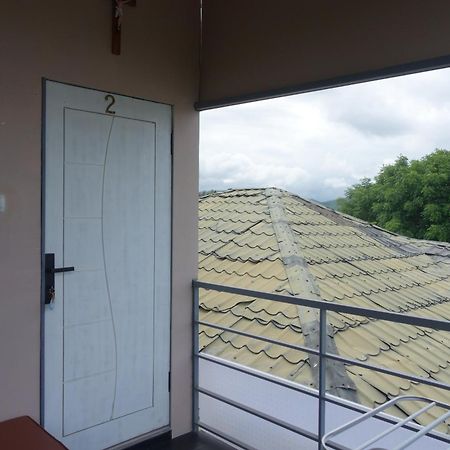 Tarsan Homestay Labuan Bajo Exterior foto