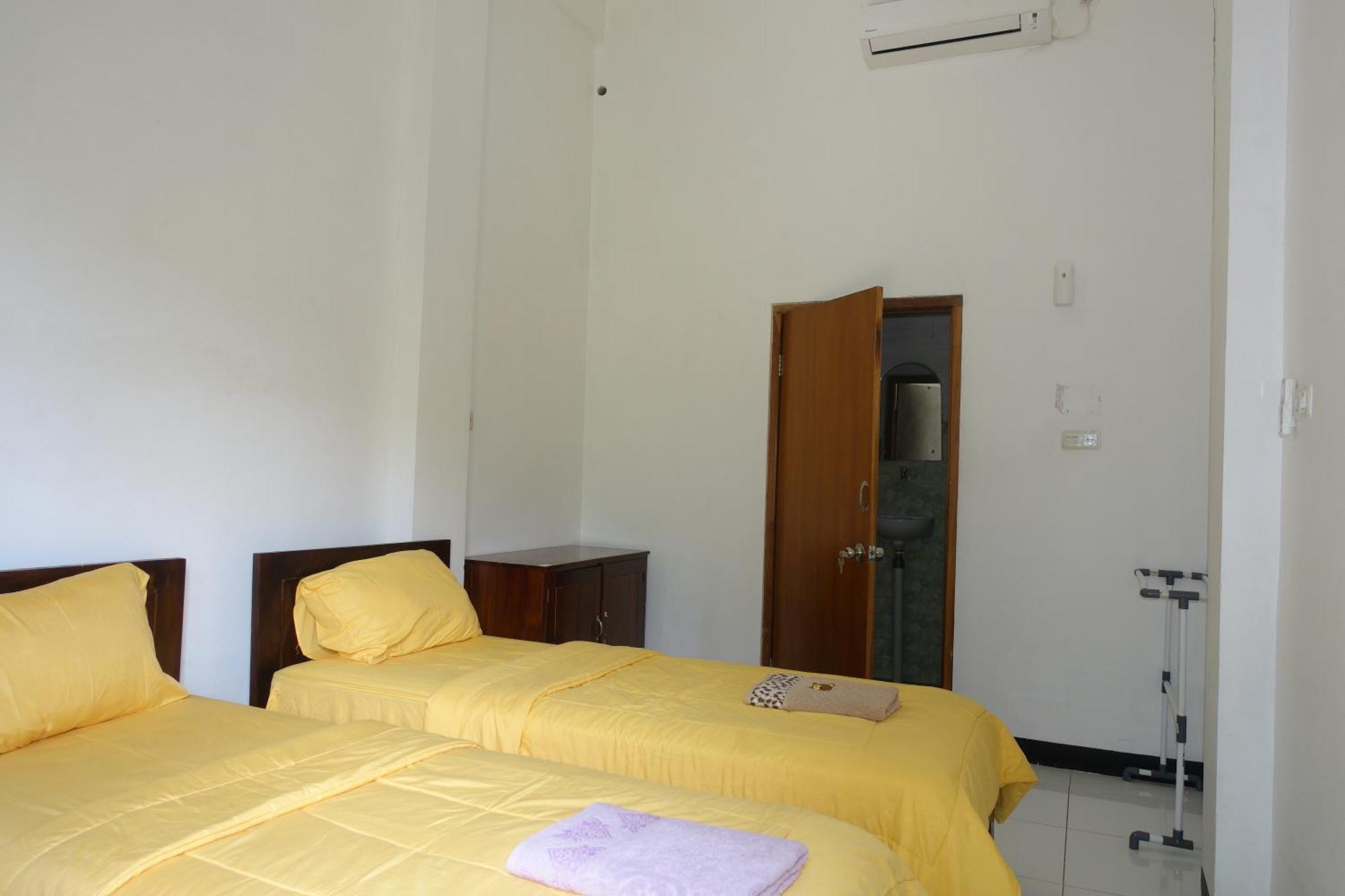 Tarsan Homestay Labuan Bajo Exterior foto