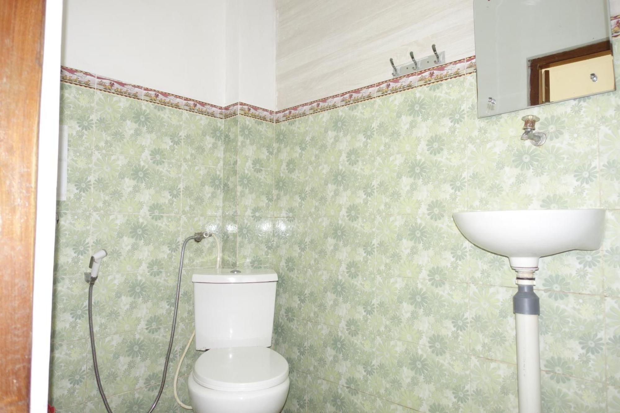 Tarsan Homestay Labuan Bajo Exterior foto