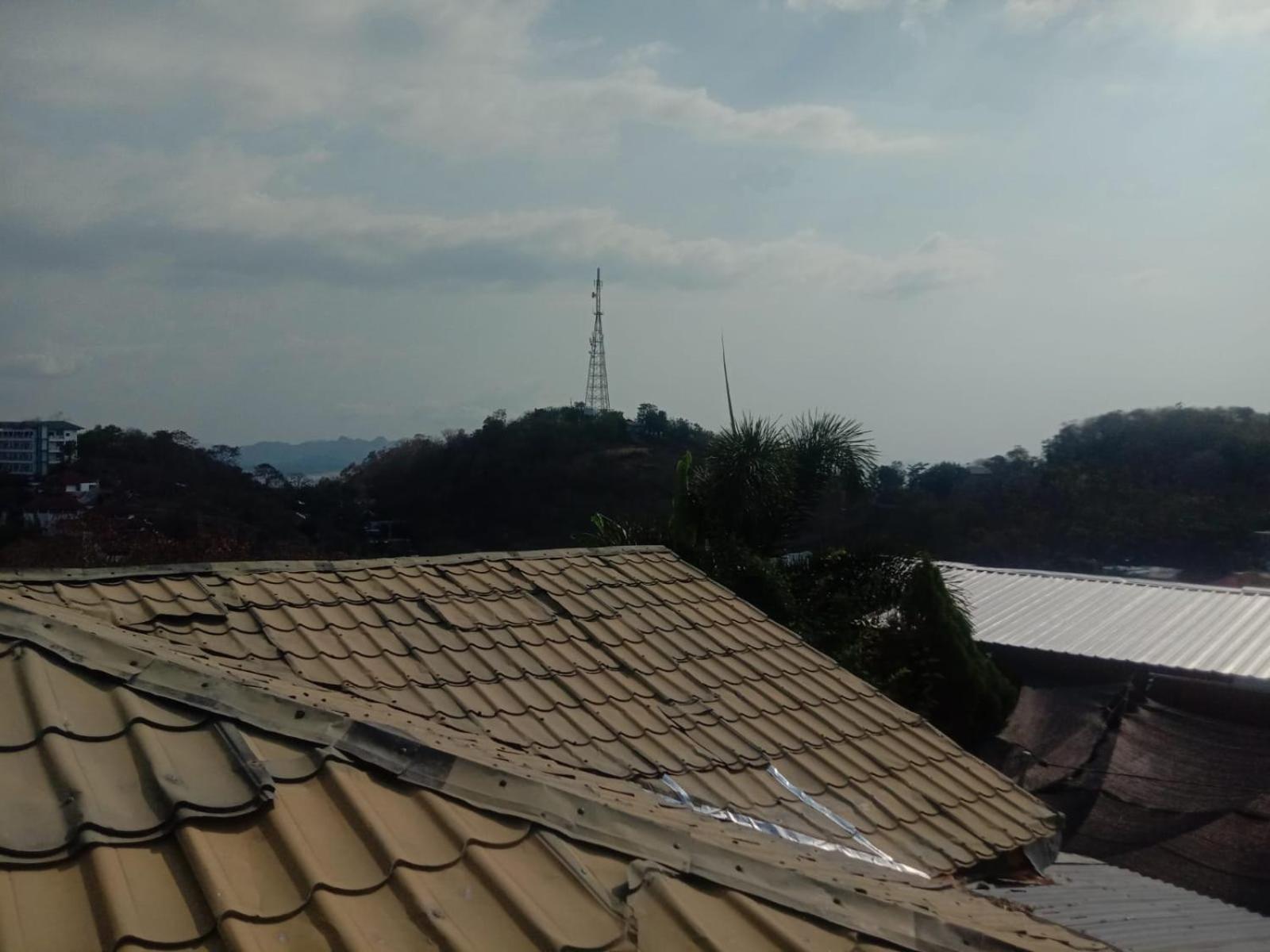 Tarsan Homestay Labuan Bajo Exterior foto