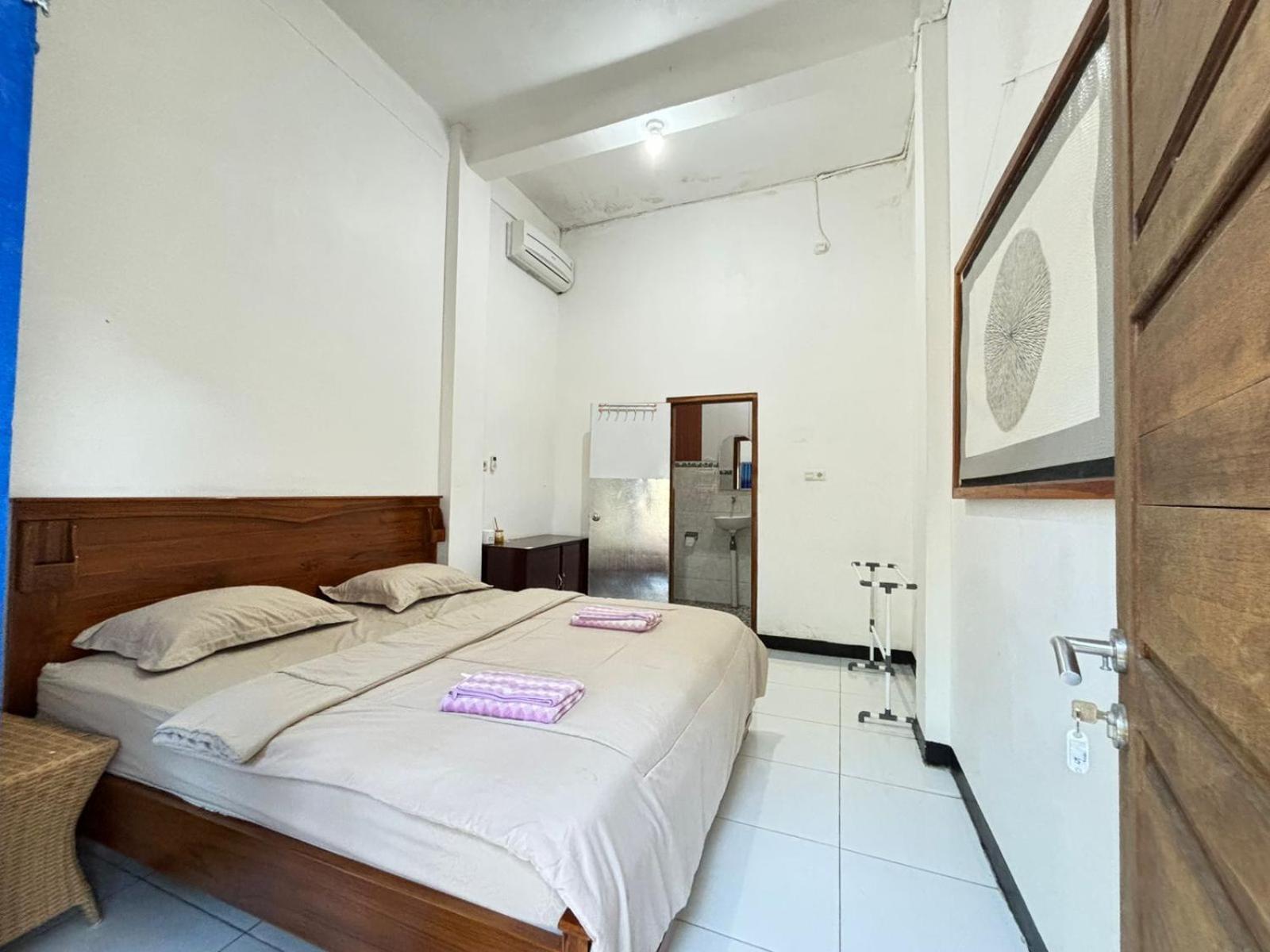 Tarsan Homestay Labuan Bajo Exterior foto