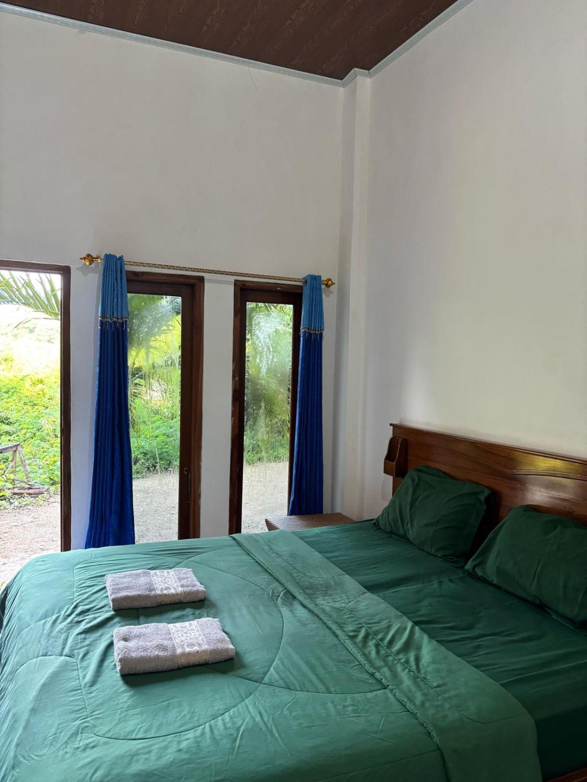 Tarsan Homestay Labuan Bajo Exterior foto